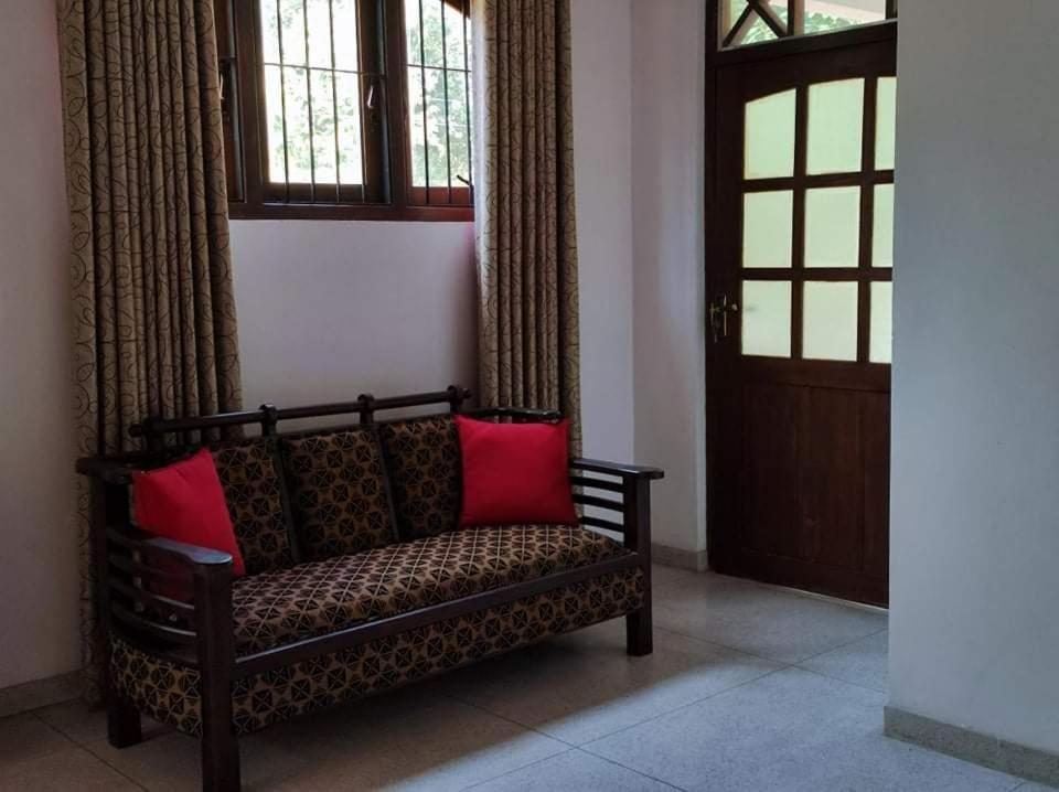 Visu Villa Hotel Хабарана Экстерьер фото